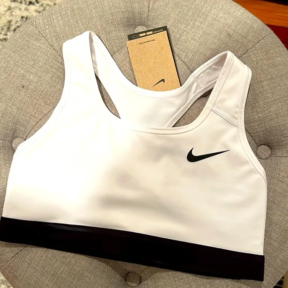 Brand new Nike sports bra size S - Picture 2 of 4